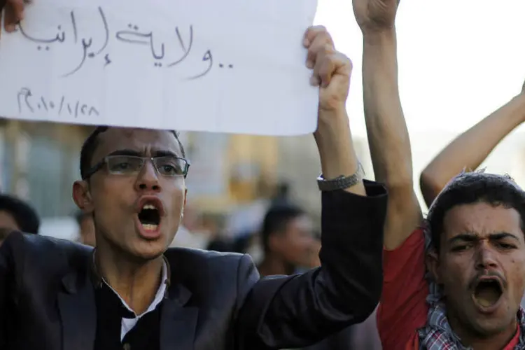 Protesto contra houthis: aumentaram vozes que rejeitam tomada do poder pelo movimento xiita (Khaled Abdullah/Reuters)