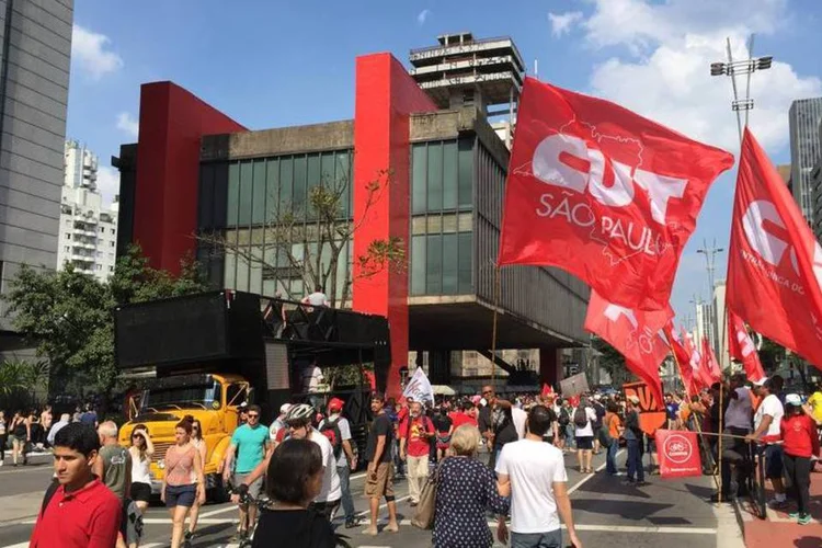 
	Manifesta&ccedil;&atilde;o: Estudante disse que h&aacute; menores de idade entre os apreendidos
 (Roberto Parizotti/Fotos Públicas)