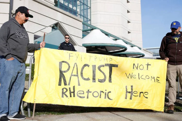 
	Protestos: a conven&ccedil;&atilde;o ocorrer&aacute; menos de duas semanas ap&oacute;s um atirador matar cinco policiais em Dallas e um m&ecirc;s depois de 49 pessoas morrerem no massacre em Orlando
 (Stephen Lam / Reuters)