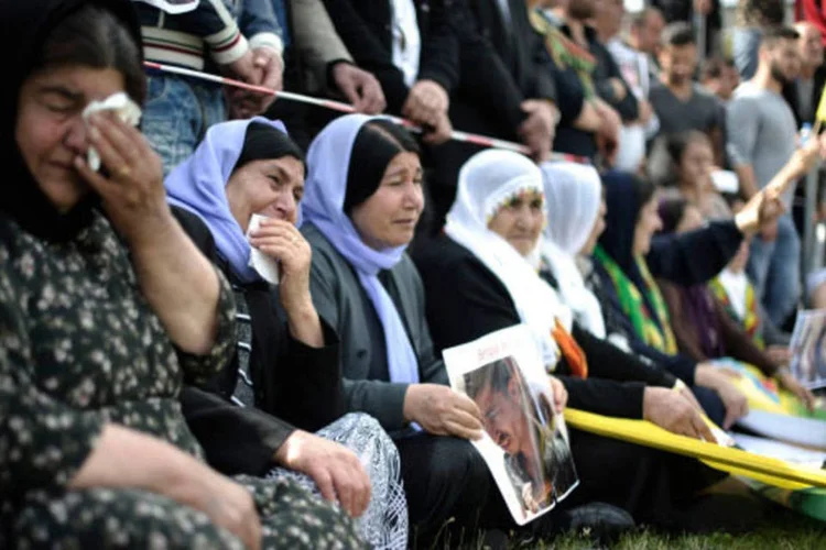 
	Yazidis: muitos yazidis foram levados &agrave; S&iacute;ria, cerca de 3200 mulheres e crian&ccedil;as ainda est&atilde;o cativas, disse o relat&oacute;rio
 (Getty Images)