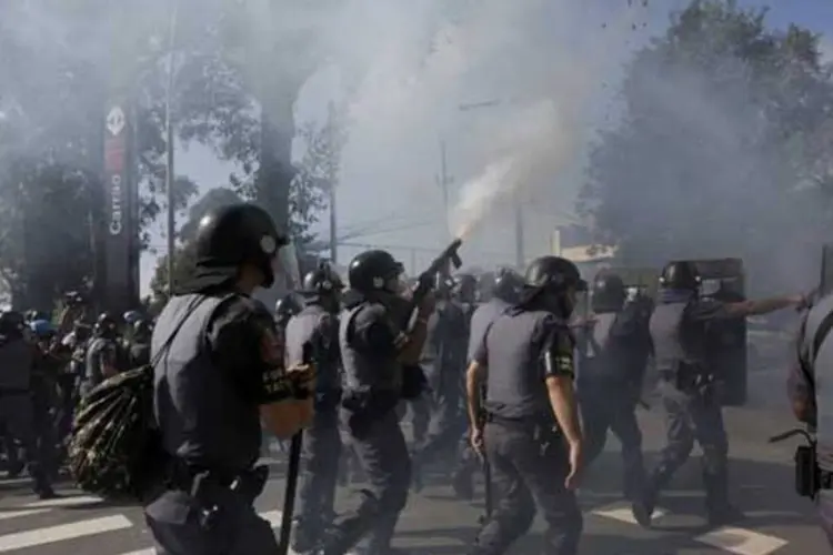 
	PM contra manifestantes em S&atilde;o Paulo: para a ONU, o governo deve &quot;facilitar o trabalho de ativistas de direitos humanos, at&eacute; mesmo evitando sua criminaliza&ccedil;&atilde;o&quot;
 (Reuters)