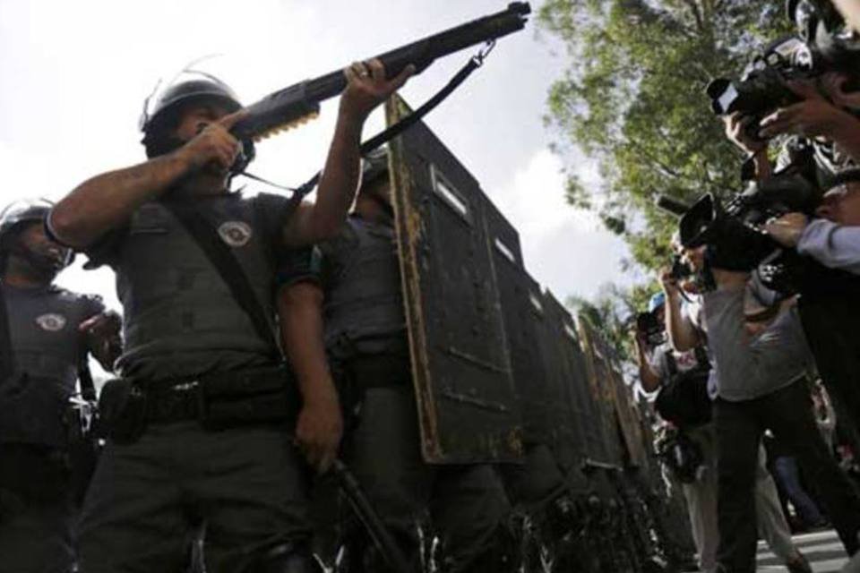 Anistia dá cartão amarelo para polícia brasileira
