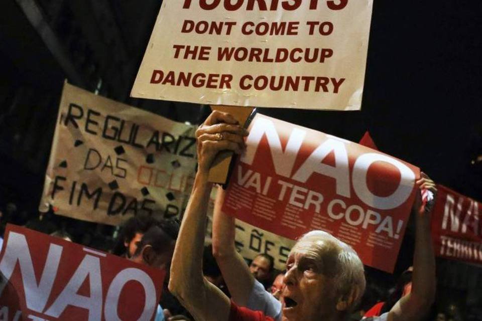 Protestos contra Copa chamam atenção da imprensa estrangeira