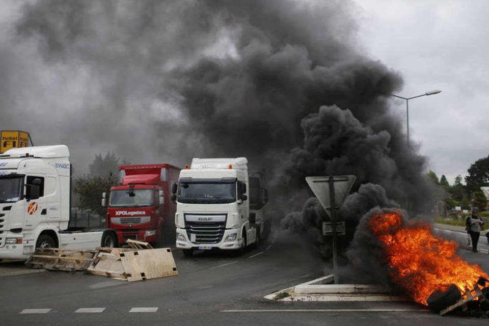França sofre com greve de transporte e possível manifestação