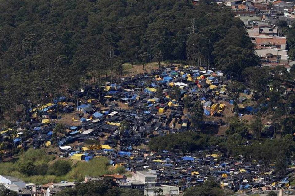 Milhares de família deixam ocupação Copa do Povo