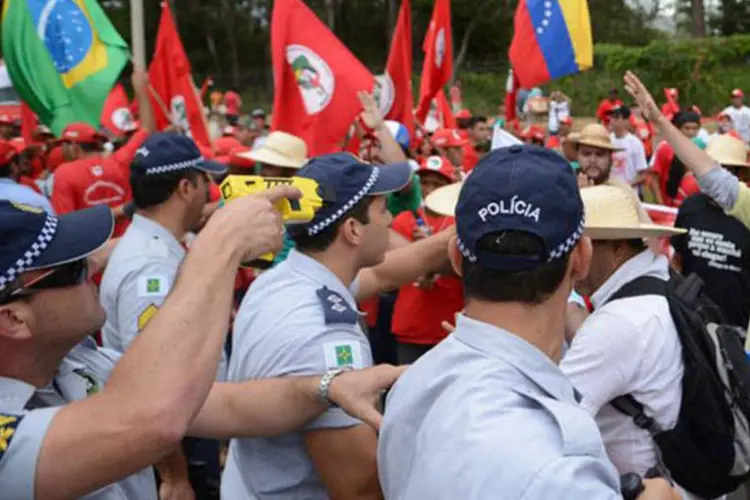  Trabalhadores sem terra, que participam do 6º Congresso Nacional do MST, fazem manifestação em favor da reforma agrária, em Brasília (Fabio Rodrigues Pozzebom/Agência Brasil/Agência Brasil)