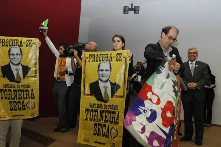 
	Torneira Seca: manifestantes protestam contra indica&ccedil;&atilde;o de governador de S&atilde;o Paulo para pr&ecirc;mio
 (Luis Macedo/Acervo/Câmara dos Deputados)