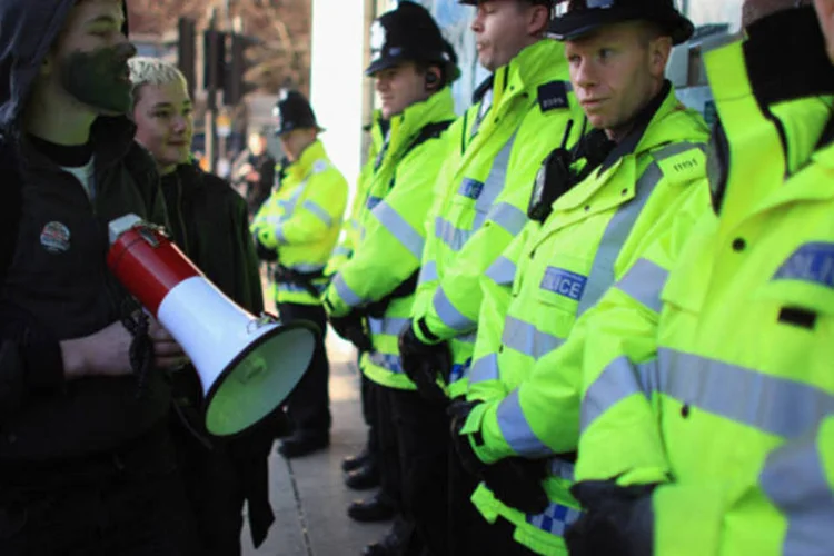 Protesto de estudantes na Inglaterra: como sempre ocorre em tempos de incertezas, a tentação das políticas protecionistas vai voltar (Christopher Furlong/Getty Images)