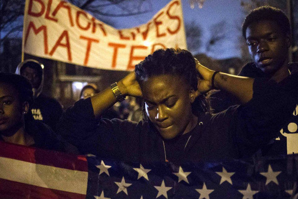 Protesto antes de decisão sobre morte de jovem negro nos EUA