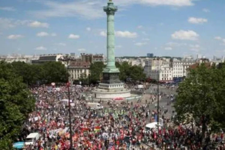 
	Protesto na Fran&ccedil;a: apesar da sequ&ecirc;ncia dos atos contra a reforma, o presidente da Fran&ccedil;a, Fran&ccedil;ois Hollande, reiterou hoje que seu governo ir&aacute; at&eacute; o fim com o projeto
 (Jacky Naegelen/Reuters)