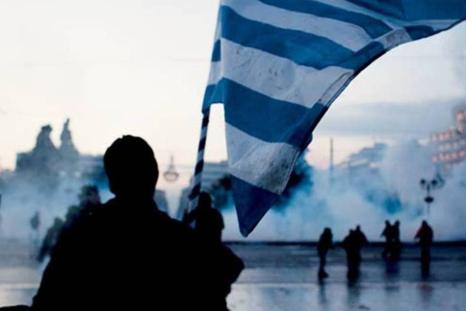 Ajuda à Grécia será decidida após relatório da troica