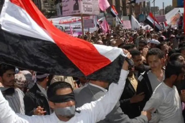 Protestos no Iêmen: manifestações não tiveram incidentes, mas foram dispersadas pela polícia (Gamal Noman/AFP)