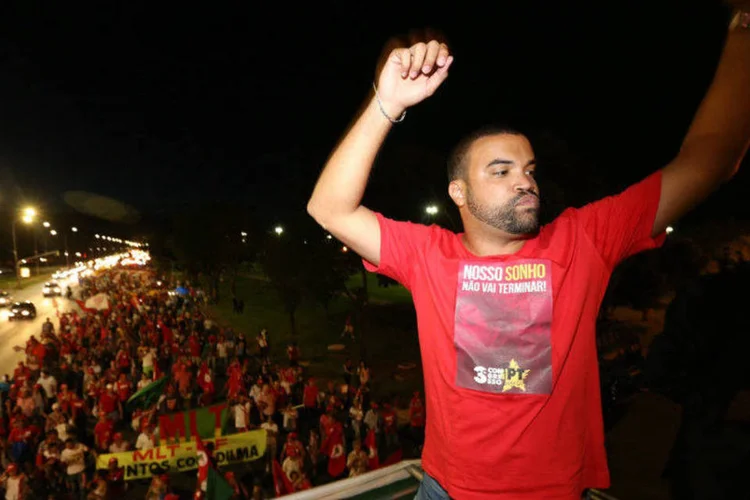 
	Protesto contra o pedido de impeachment: manifestantes n&atilde;o protestar&atilde;o sob alega&ccedil;&atilde;o de que a manifesta&ccedil;&atilde;o pr&oacute;-impeachment foi marcada antes e &eacute; preciso todo cuidado para evitar um confronto
 (Lula Marques/Agência PT/Fotos Públicas)