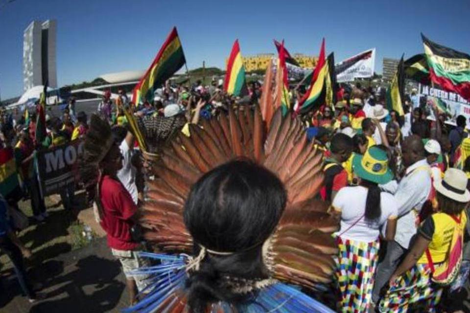 Após acordo, índios vão sair de área nobre de Brasília