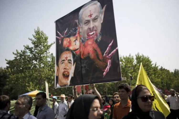 Cartaz em protesto de apoio aos palestinos no Irã (AFP/Getty Images)