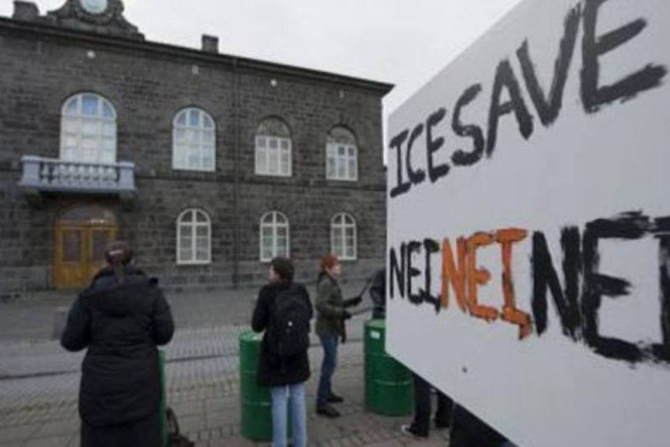 Islandeses decidirão em referendo reembolso da dívida de banco