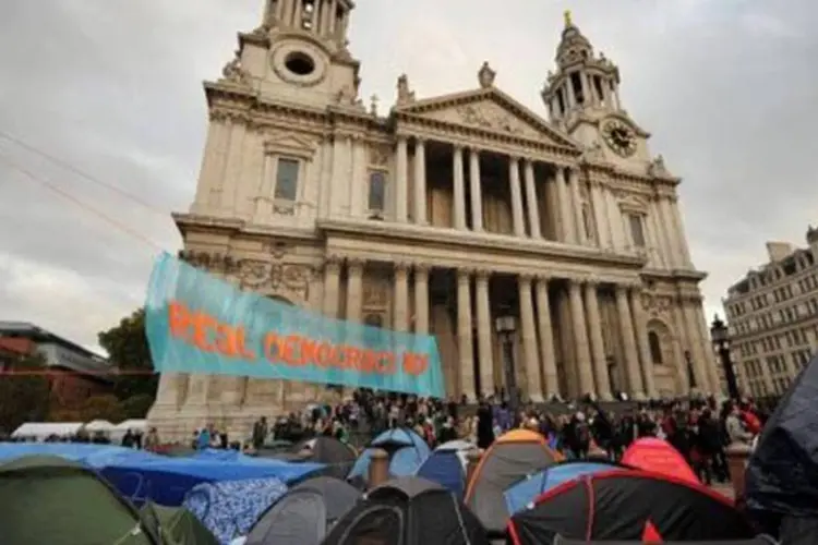 O acampamento em Londres: a catedral destacou nesta terça-feira em comunicado que a manifestação ajudou a 'avaliar' importantes temas, como a justiça social e econômica (Ben Stansall/AFP)