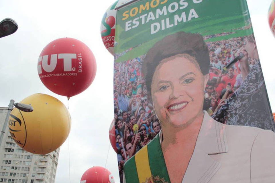 7 cartazes mostram que apoio a Dilma não foi unânime em atos