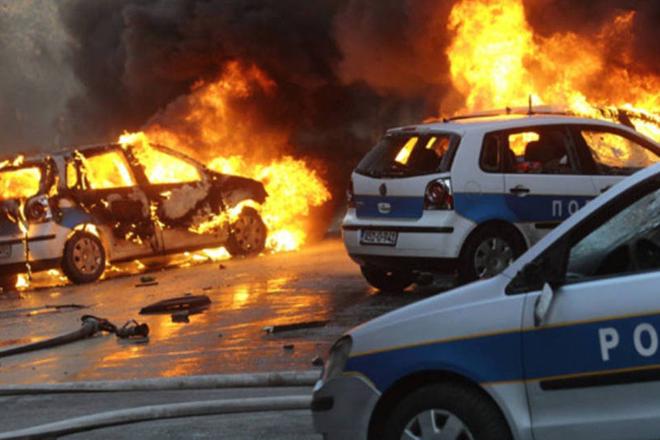 Bósnios incendeiam presidência durante protesto