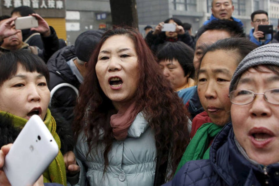 Advogado ativista chinês condenado a 3 anos de prisão
