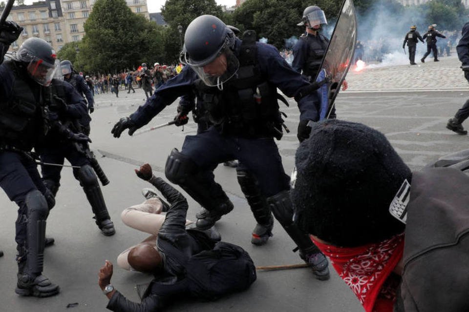 Polícia da França proíbe manifestação em Paris
