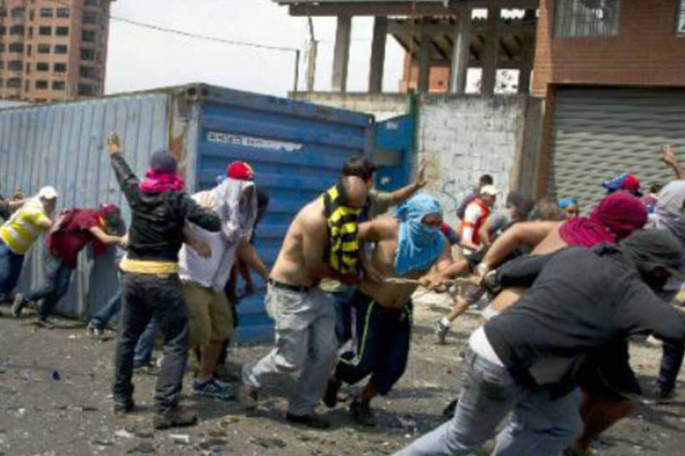 Número de mortos em protestos na Venezuela chega a 14