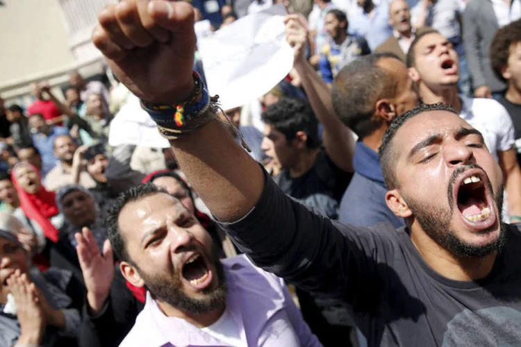 
	Protestos: no dia 4, a Justi&ccedil;a absolveu outros 33 ativistas condenados a dois anos de pris&atilde;o por realizarem uma manifesta&ccedil;&atilde;o sem autoriza&ccedil;&atilde;o
 (Amr Abdallah Dalsh / Reuters)