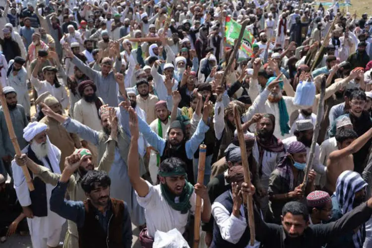 
	Protesto: a situa&ccedil;&atilde;o ilustra as profundas divis&otilde;es religiosas no Paquist&atilde;o, pa&iacute;s majoritariamente mu&ccedil;ulmano
 (Aamir Qureshi / AFP)