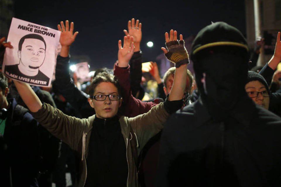 Protestos de Ferguson se espalham para outras cidades