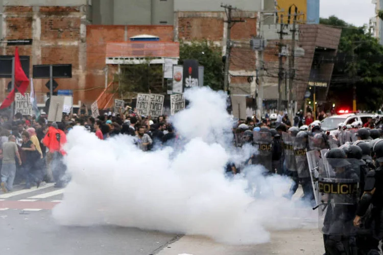 Protesto o aumento da passagem em São Paulo, dia 08/01/2016 (Reuters)