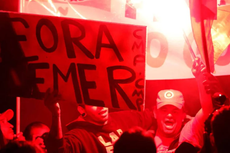 Protesto contra governo Temer na Avenida Paulista, dia 10/06/2016 (Paulo Whitaker / Reuters)