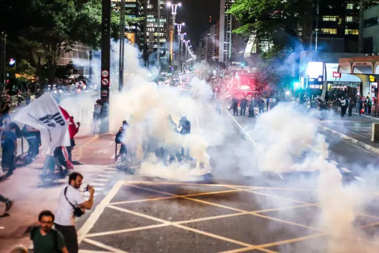 
	Manifestantes protestaram nesta quarta-feira (31) na Avenida Paulista contra a posse do presidente Michel Temer
 (Paulo Pinto/ AGPT)