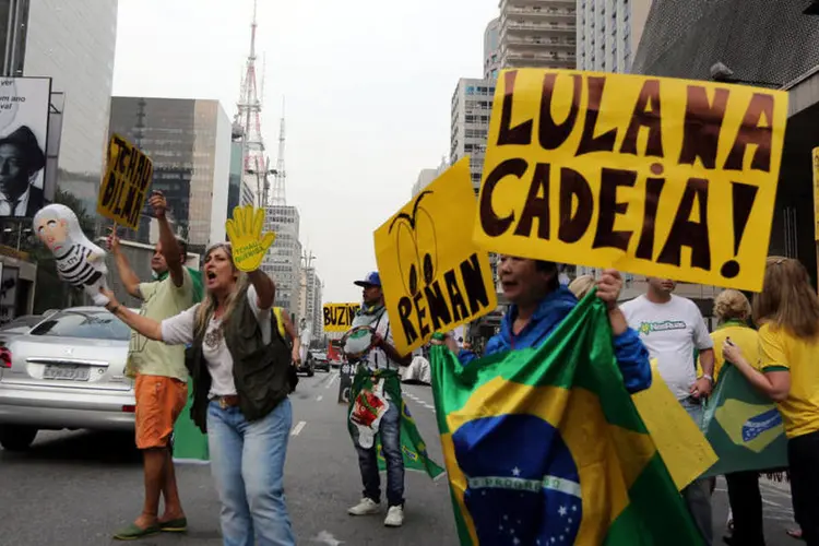 
	Protesto: ele foi convocado pelo movimento Vem Pra Rua, mas &eacute; esperada tamb&eacute;m a participa&ccedil;&atilde;o de militantes do Movimento Brasil Livre
 (Paulo Whitaker / Reuters)