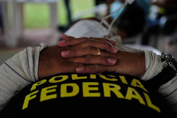 
	Agente da PF durante protesto por melhores condi&ccedil;&otilde;es de trabalho
 (Marcelo Camargo/Agência Brasil)
