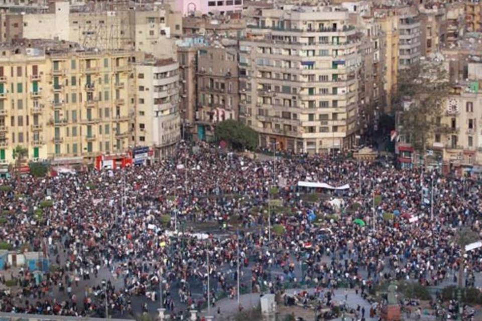 Exército pede que manifestantes voltem para casa no Egito