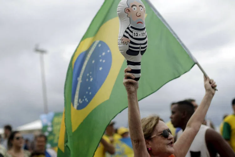 Protesto no Rio de Janeiro: (Ricardo Moraes/Reuters)