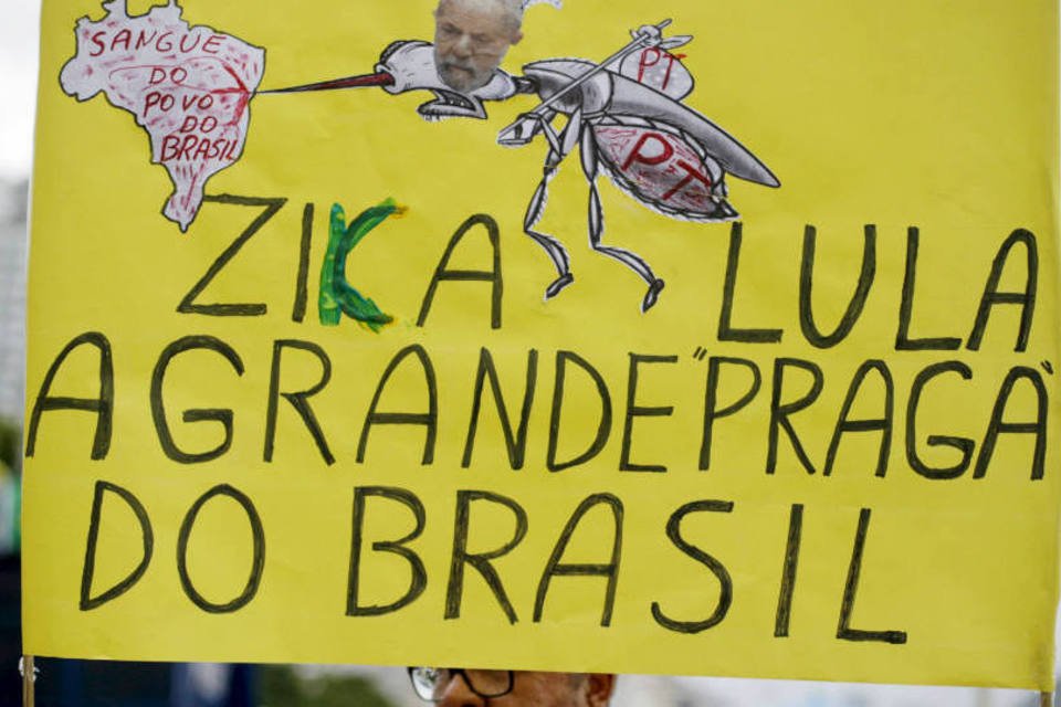 Copacaba reúne 2.500 manifestantes contra Dilma e o PT
