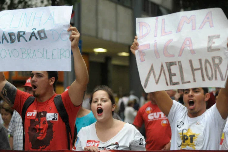 
	Manifestantes protestam em defesa da democracia no centro do Rio
 (Fernando Frazão/Agência Brasil)