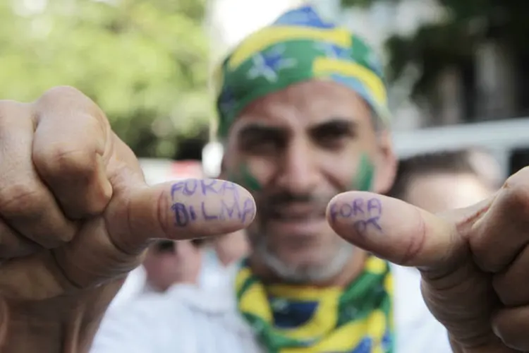 
	Manifesta&ccedil;&atilde;o pede impeachment de Dilma
 (Oswaldo Corneti/Fotos Públicas)