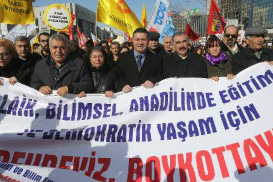Minoria muçulmana alevi pede ensino laico na Turquia