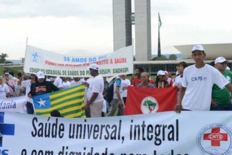 
	Ato de lan&ccedil;amento da Campanha Nacional em Defesa do SUS Publico de Qualidade e para Todos: proposta &eacute; uma iniciativa do Movimento Nacional em Defesa da Sa&uacute;de P&uacute;blica
 (Agência Brasil)