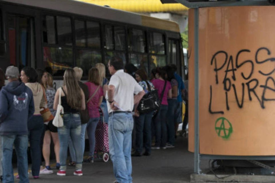 Comerciantes calculam prejuízos causados por manifestação