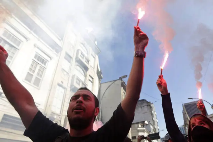 Jovens protestam no Rio de Janeiro no Dia da Independência  (REUTERS)