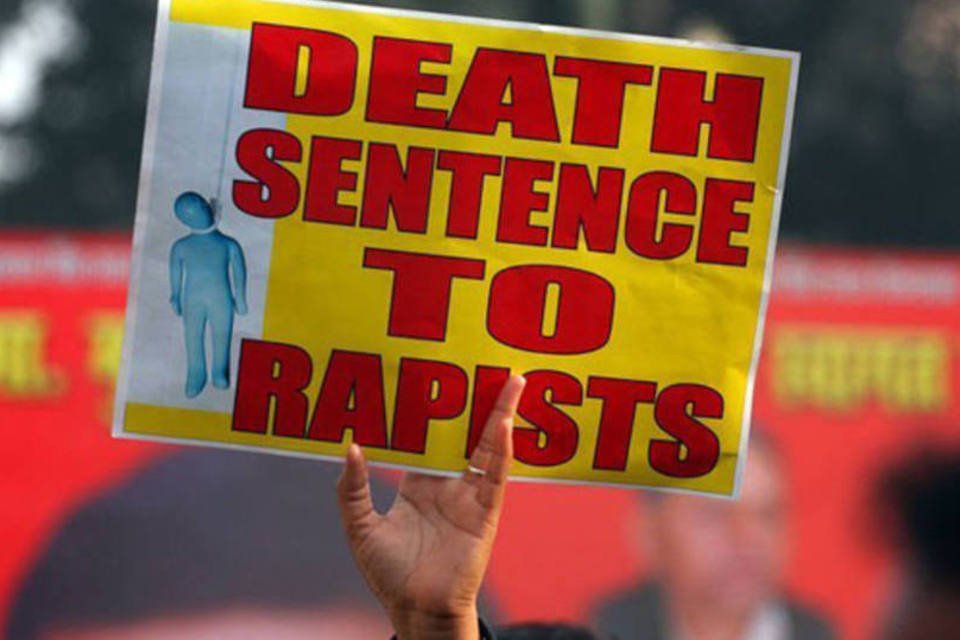 Tribunal de Nova Délhi acusa formalmente estupradores