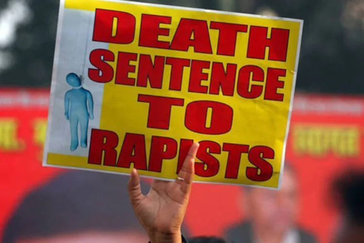 
	Protesto em Allahabad ap&oacute;s o estupro da estudante indiana
 (©afp.com / Sanjay Kanojia)
