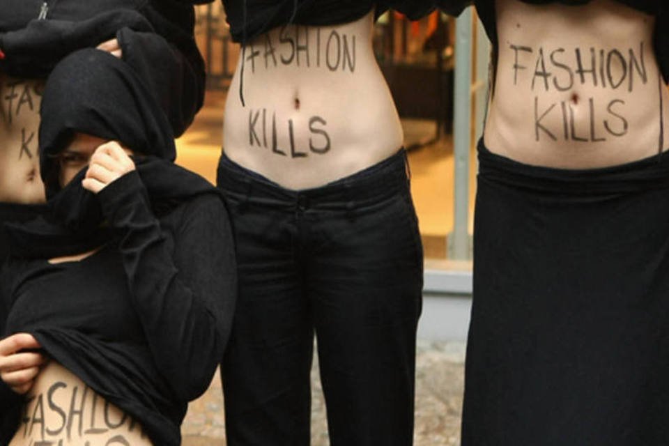 Manifestantes realizam protesto contra H&M em Berlim