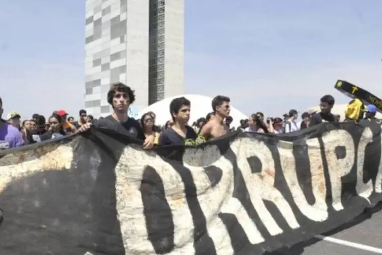 
	Marcha Contra a Corrup&ccedil;&atilde;o: segundo o MPF, a&ccedil;&otilde;es penas e condena&ccedil;&otilde;es por corrup&ccedil;&atilde;o t&ecirc;m aumentado
 (Agência Brasil)