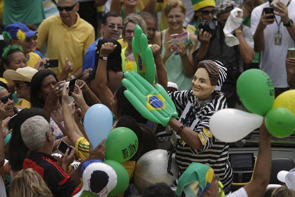 Debate político está "infantilizado", diz pesquisadora