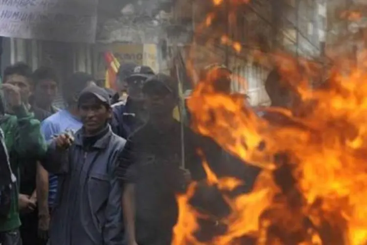 Protestos na Bolívia contra o aumento dos preços dos combustíveis, de até 83% (Jorge Bernal/AFP)