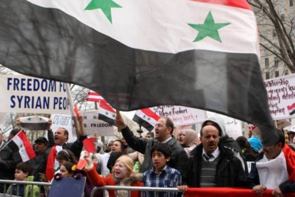 Número de vítimas durante repressão na Síria chega a "pelo menos" 107